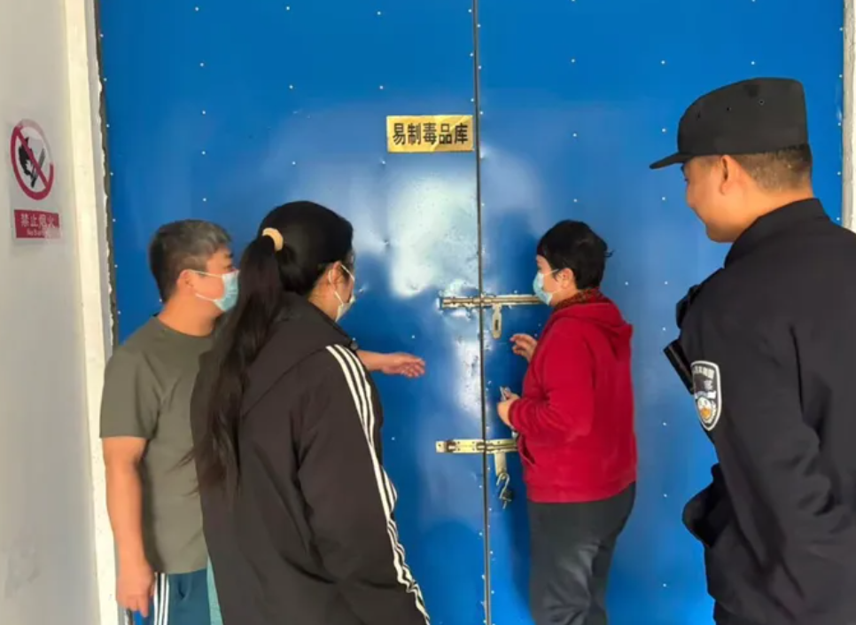 灵山镇开展易制毒化学品专项检查