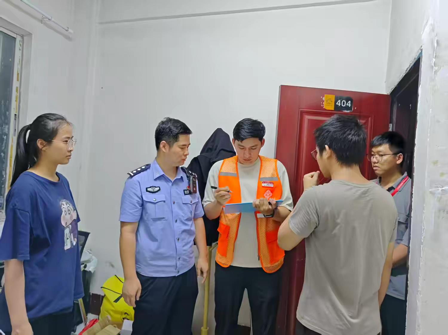 中山街道组织开展群租房、网约房禁毒专项清查行动