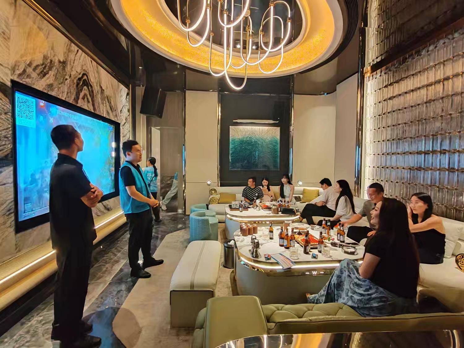 金贸街道联合金贸派出所开展“防范新型毒品滥用”宣传进娱乐场所活动